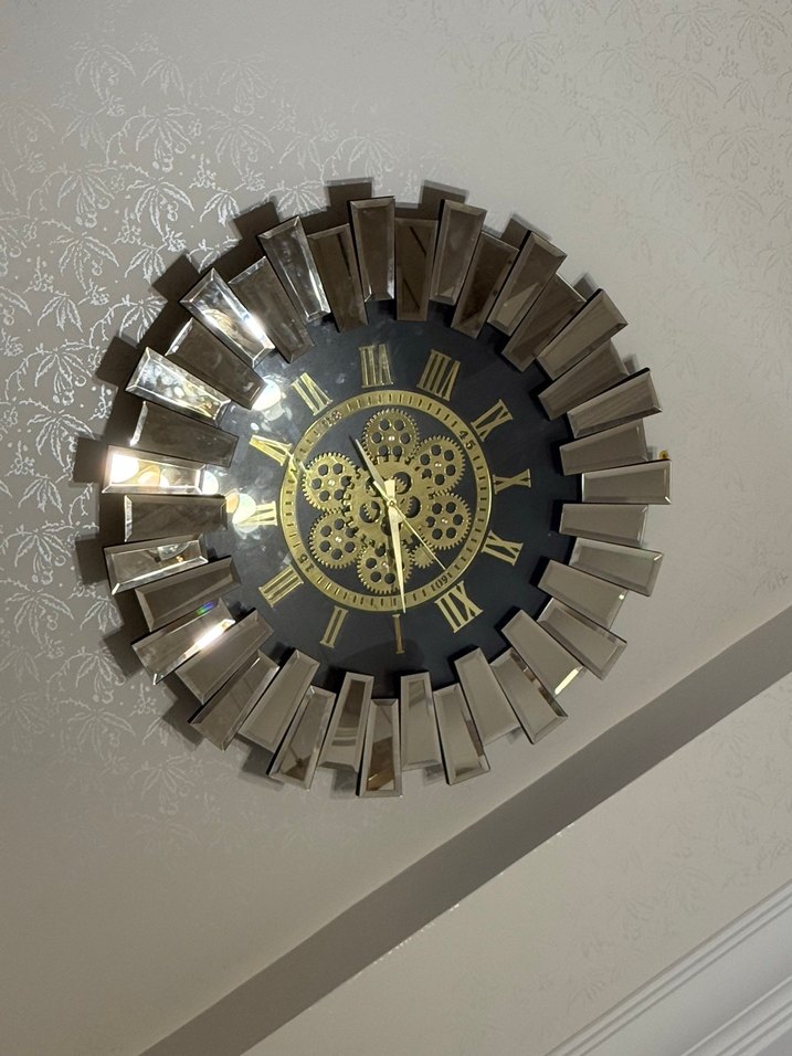 Altın Renkli Dişli Tasarımlı Duvar Saati - Görsel 3