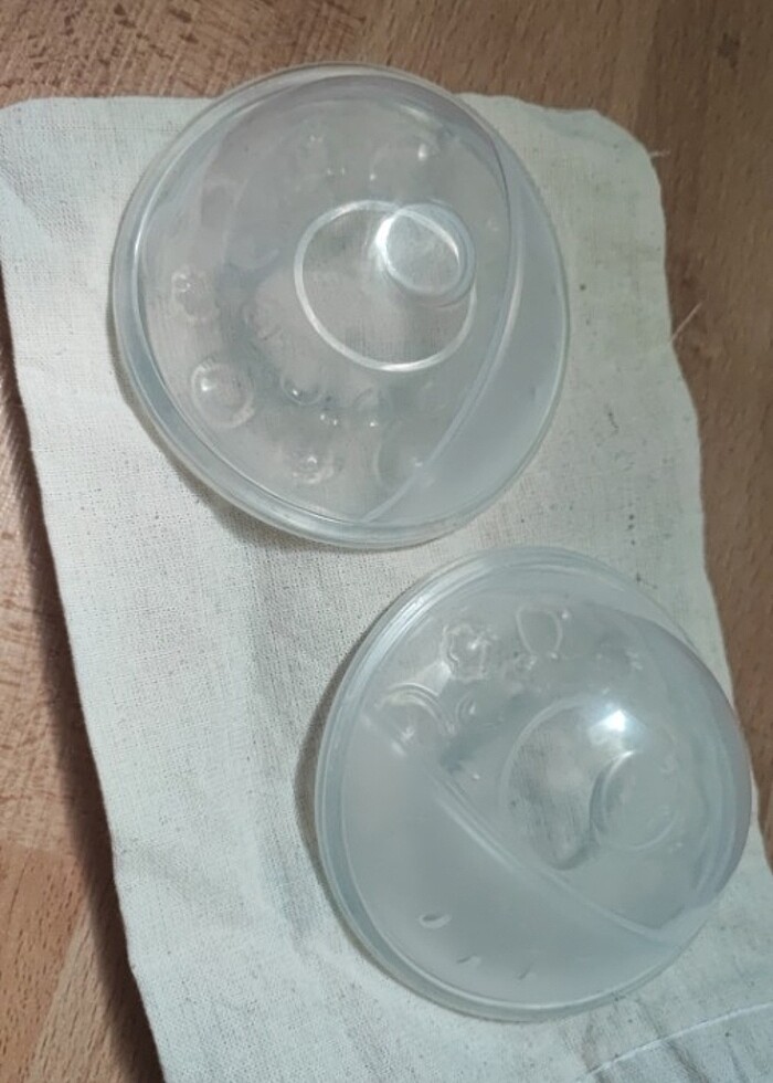 Göğüs kalkanı plastik 2 adet kullanılmadı babymom marka - Görsel 3