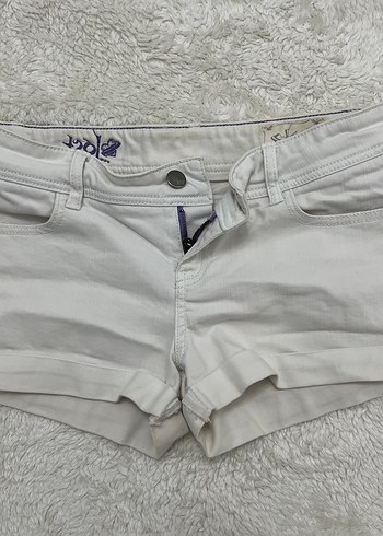 Vintage Beyaz Nakışlı Mini Şort - Görsel 2