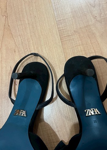 Zara Fiyonk Detaylı Siyah Stiletto - Görsel 3