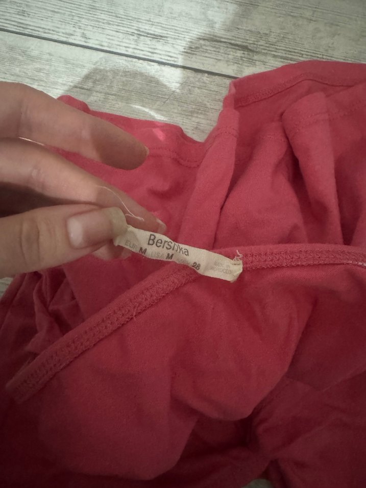 Kısa Kollu Drapeli V Yaka Kırmızı Kadın Tişört - Görsel 3