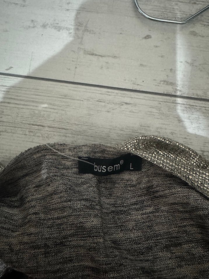 Gri V Yaka Kolsuz Keten Bluz - Görsel 2