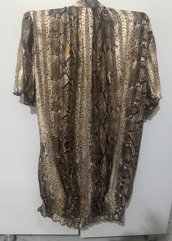 Kahverengi Yılan Desenli Fırfırlı Bluz - Görsel 3