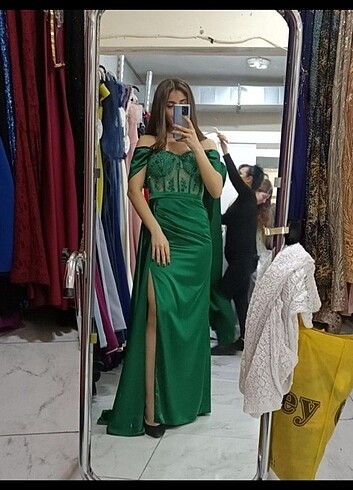 Alfabeta Alfa beta zümrüt yeşili saten abiye