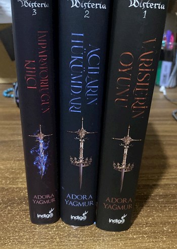 Wisteria Serisi 3 Kitap - Adora Yağmur
