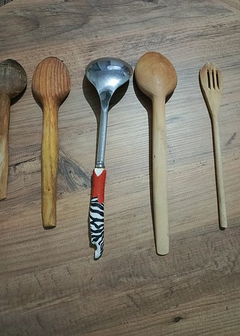 Beden kahverengi Renk Ahşap ve Metal Mutfak Kaşıkları Seti