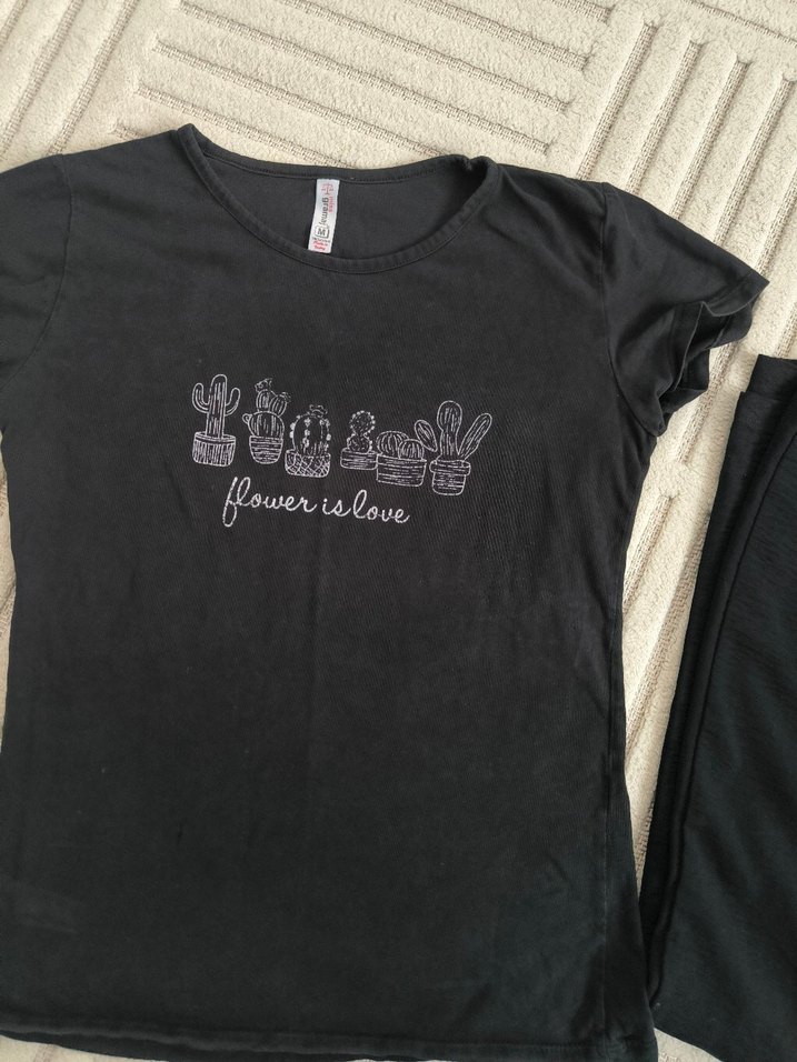 Siyah Baskılı Kadın tişört ile pijama M beden - Görsel 2