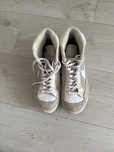 nike blazer mid