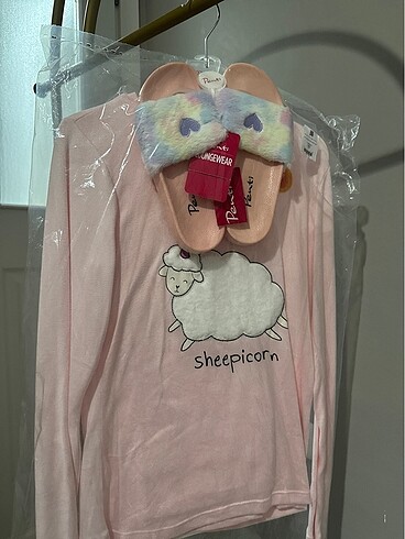 Penti pijama takımı ve terlik