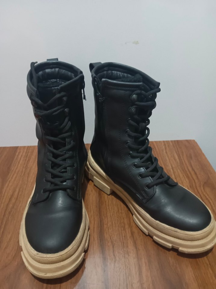 37 Numara Kadın Siyah Kalın Taban Bağcıklı Bot  Az Kullanılmış - Görsel 4