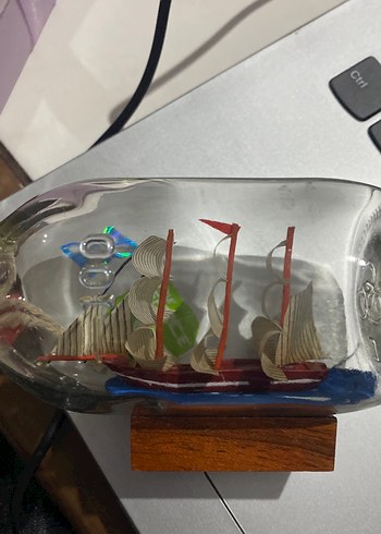 Cam Şişe İçinde Renkli Yelkenli Figür - Görsel 2