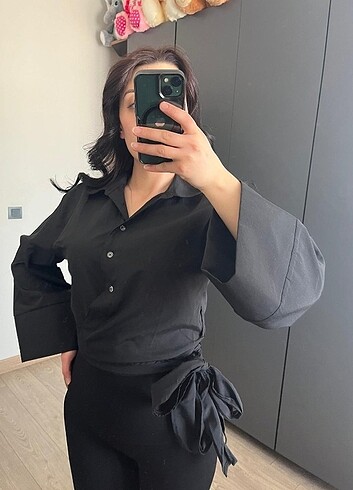 m Beden siyah Renk Zara model kuşaklı gömlek