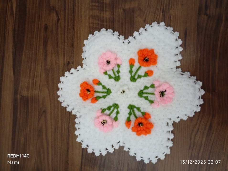 Çiçek Desenli El Örgüsü Beyaz Dantel - Görsel 4