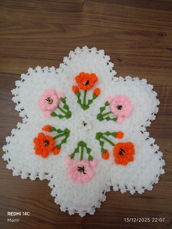 Çiçek Desenli El Örgüsü Beyaz Dantel - Görsel 2