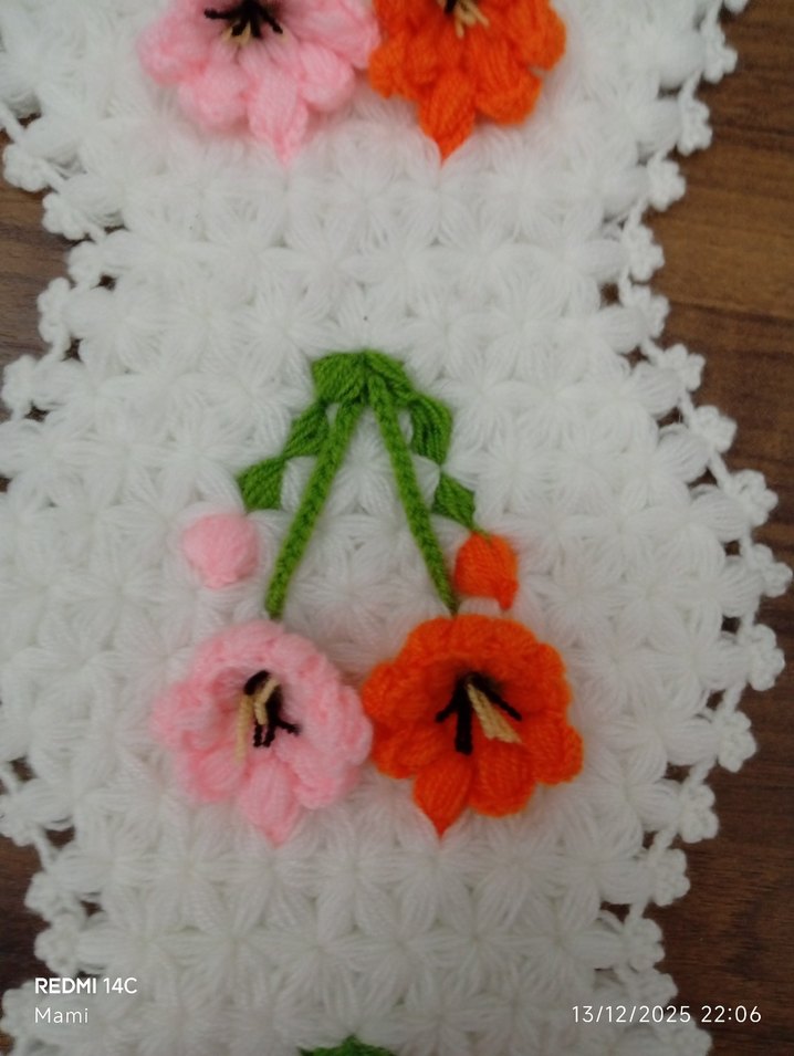 Çiçek Desenli El Örgüsü Beyaz Dantel - Görsel 5