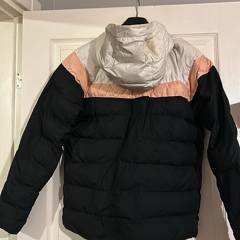 Nike mont