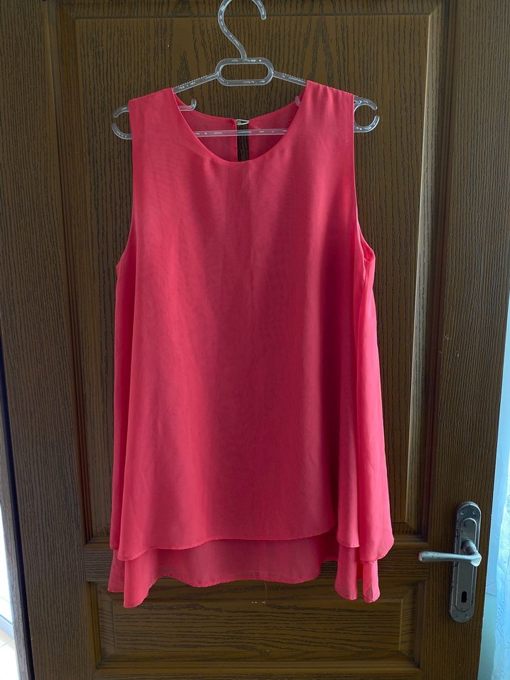 Pembe V Yakalı Kolsuz Dökümlü Bluz - Görsel 2