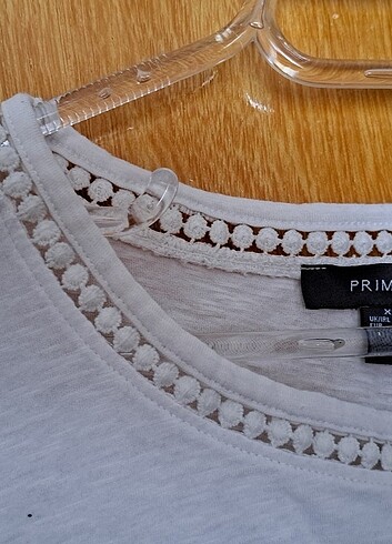 s Beden Primark marka kirik beyaz t-shirt.