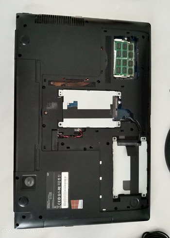 Samsung i7 işlemcili 17 inç ekranlı laptop - Görsel 12