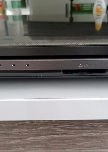 Samsung i7 işlemcili 17 inç ekranlı laptop - Görsel 5