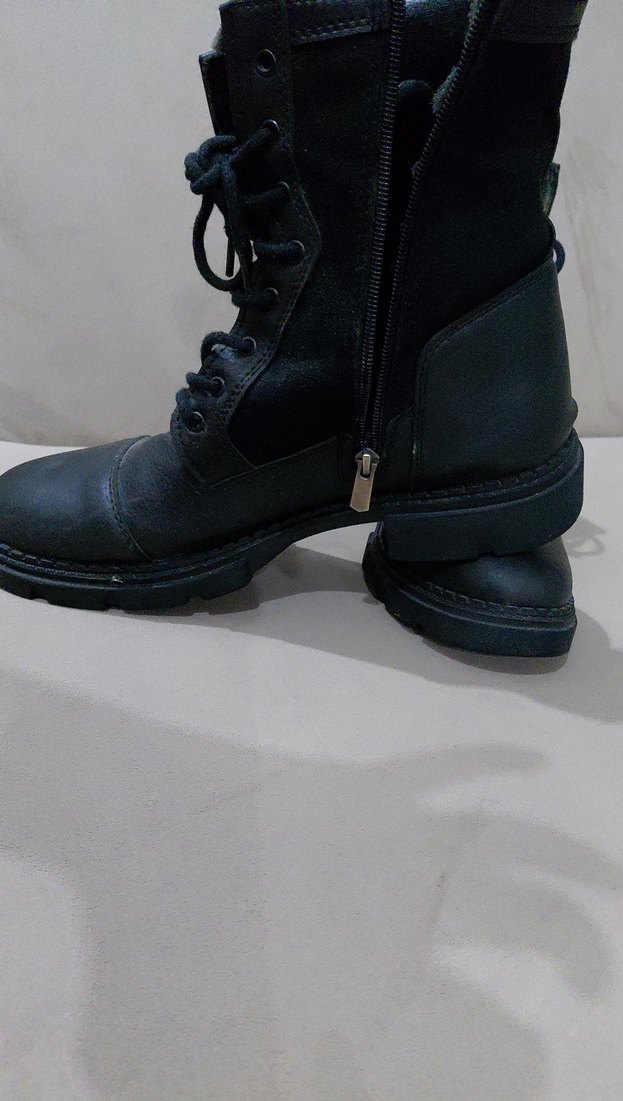 Kilitli Siyah Deri Punk Tarzı bot - Görsel 3