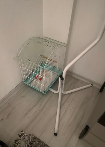 Beyaz Kuş Kafesi ve Standı ve diğer kafes ile birlikte