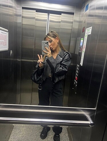 xs Beden siyah Renk Zara siyah deri ceket