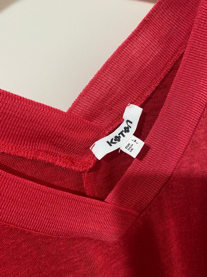 Kırmızı V Yaka Keten Kadın Tişört - Görsel 3