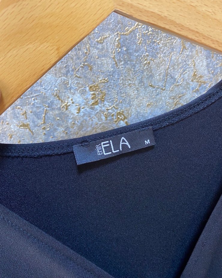 V Yaka Siyah Uzun Klasik Elbise - Görsel 4