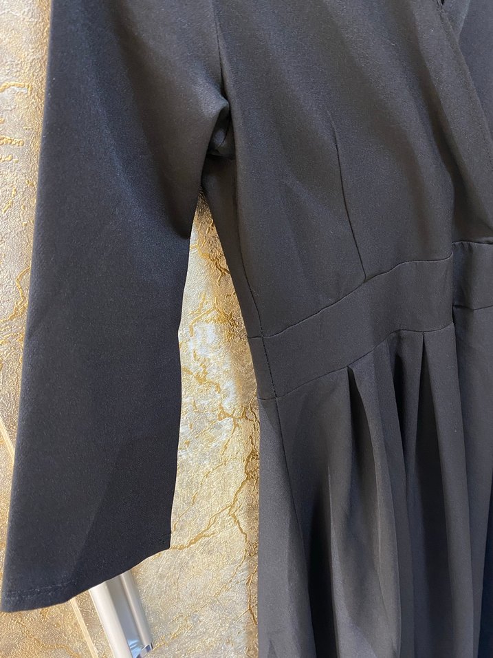 V Yaka Siyah Uzun Klasik Elbise - Görsel 3