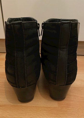 Siyah Deri Tokalı Kadın Bot - Görsel 4