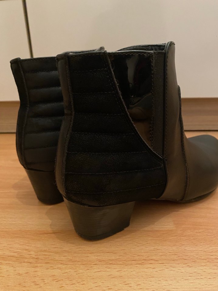 Siyah Deri Tokalı Kadın Bot - Görsel 3