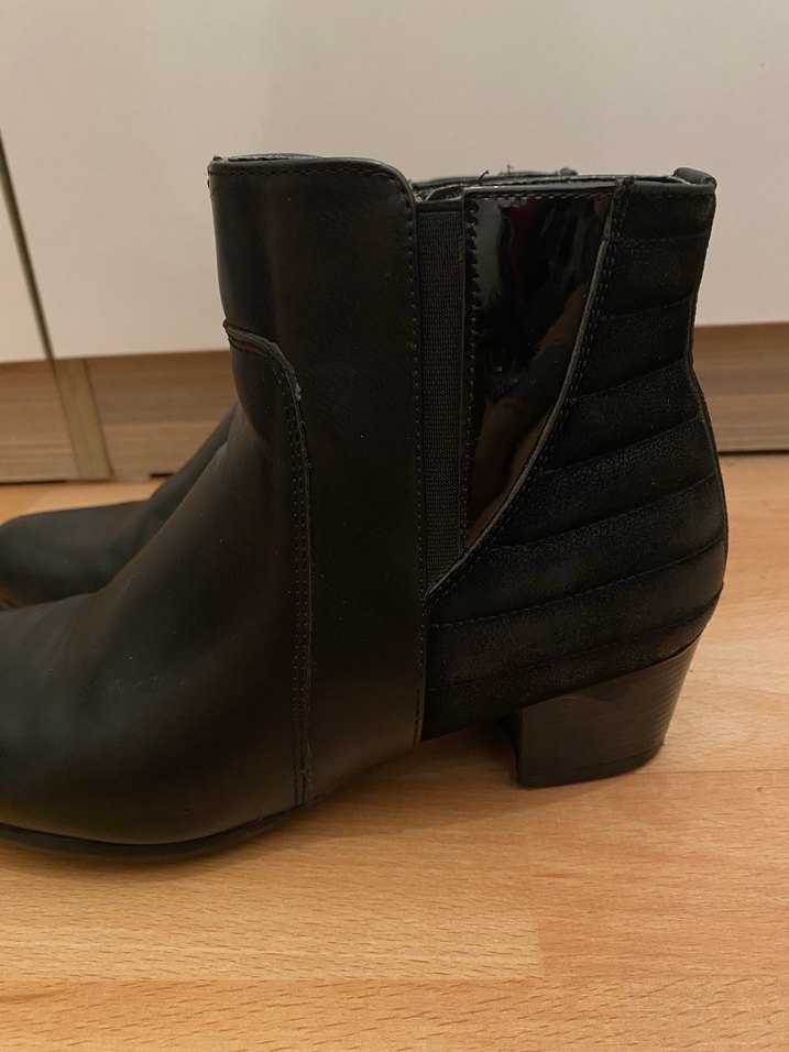 Siyah Deri Tokalı Kadın Bot - Görsel 2