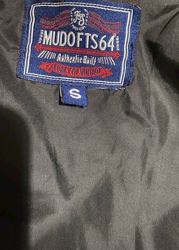 Siyah Yüksek Yakalı Kadın Kışlık Mont - Görsel 4