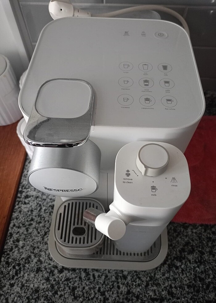 Acil satılık Nespresso Kahve Makinesi - Görsel 4