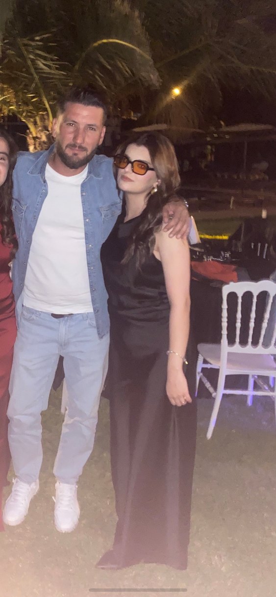 Parlak Siyah Drapeli Straplez Uzun Abiye - Görsel 4