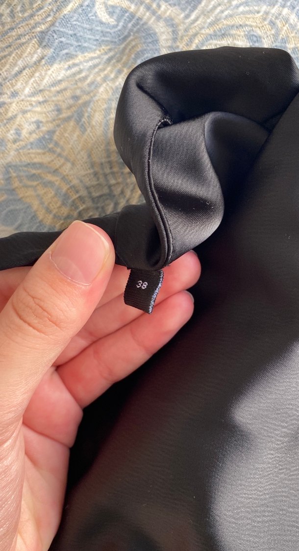 Parlak Siyah Drapeli Straplez Uzun Abiye - Görsel 3