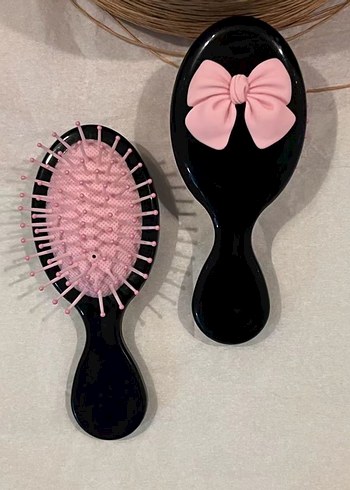 Pembe Fiyonklu Siyah Saç Fırçası - Görsel 2