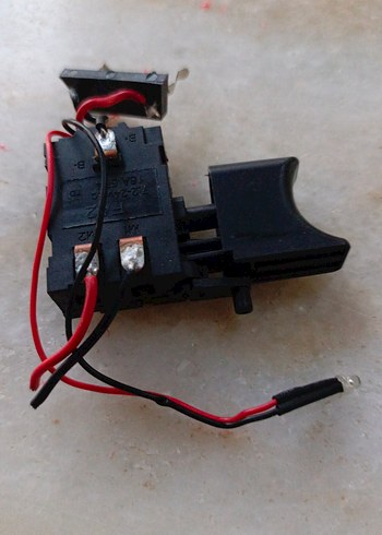 Diğer Siyah Elektronik Anahtar Parçası