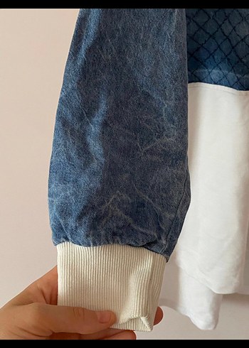 Diğer Kadın Beyaz Gri Denim Kollu Sweatshirt