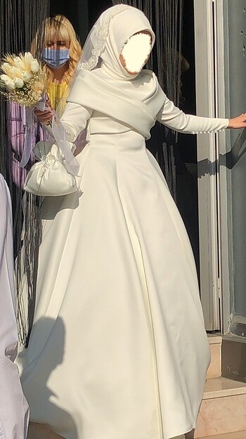 Sade Şık Tesettür Gelinlik - Görsel 2