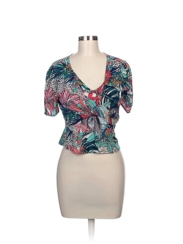 LC Waikiki Bluz %70 İndirimli.