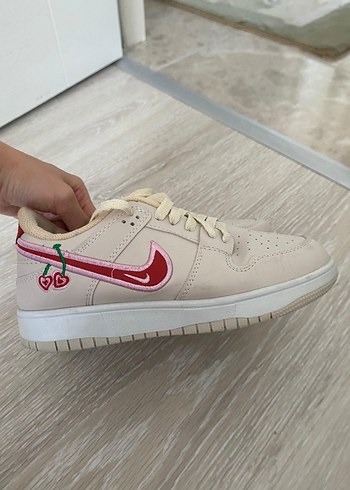 Nike Beyaz Platform Topuklu Bağcıklı Spor Ayakkabı
