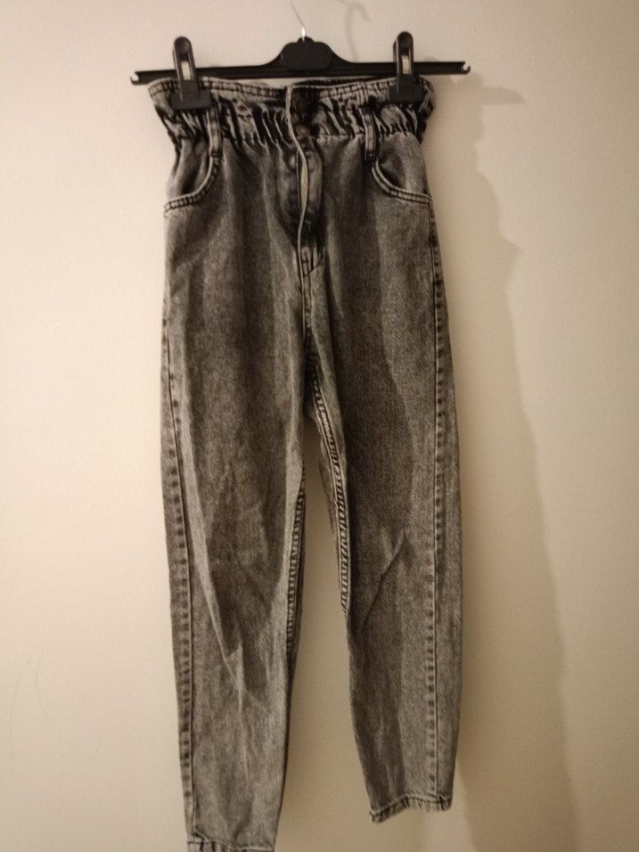 Gri Denim Beli Kemerli Rahat Kesim Kadın Jean - Görsel 3