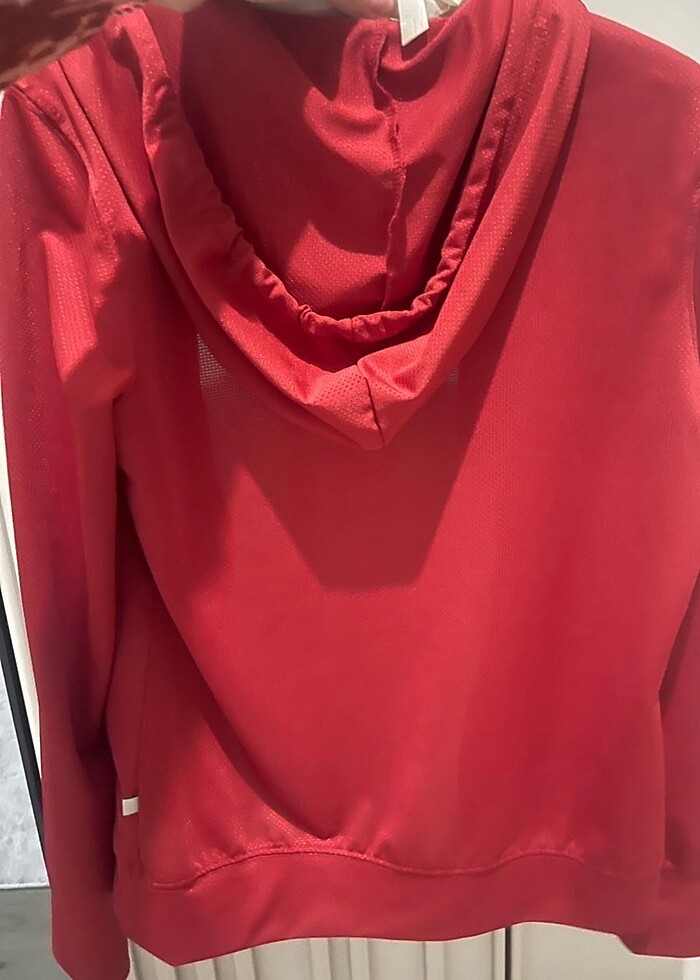 LTB Kırmızı kapüşonlu sweet - Görsel 3