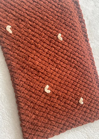 Kahverengi Örgü Çocuk Battaniyesi - Görsel 3