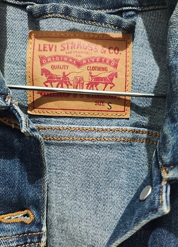 s Beden Levi's Yelek