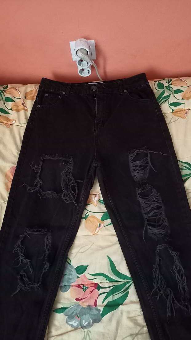 Siyah Yırtık Bol Kesim Kot Pantolon - Görsel 2