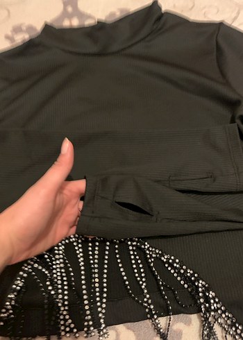 Zincir Detaylı Siyah Mini Balıkçı Yaka Bluz - Görsel 2