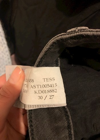 Nakışlı Gri Midi Kot Şort - Görsel 5